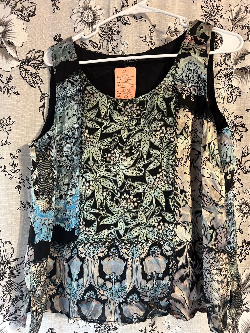 Sleeveless Floral-Print Blouse in Black with Mint Accents